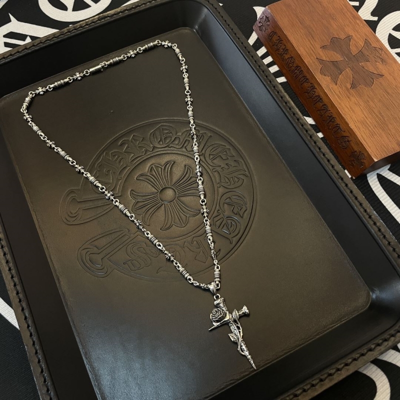 Ch**me He**ts necklaces